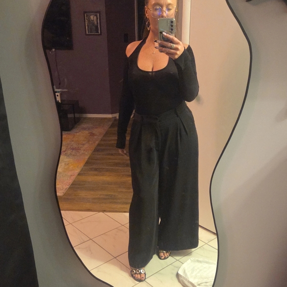 Meet the Posher, Laura B 🐰 - Picture 8 of 9